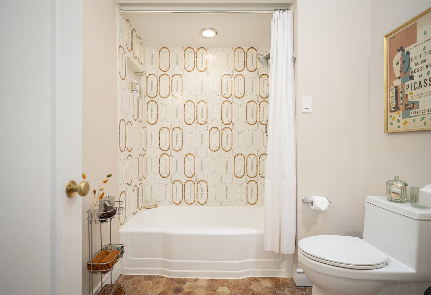 Bathroom on Grey Avenue